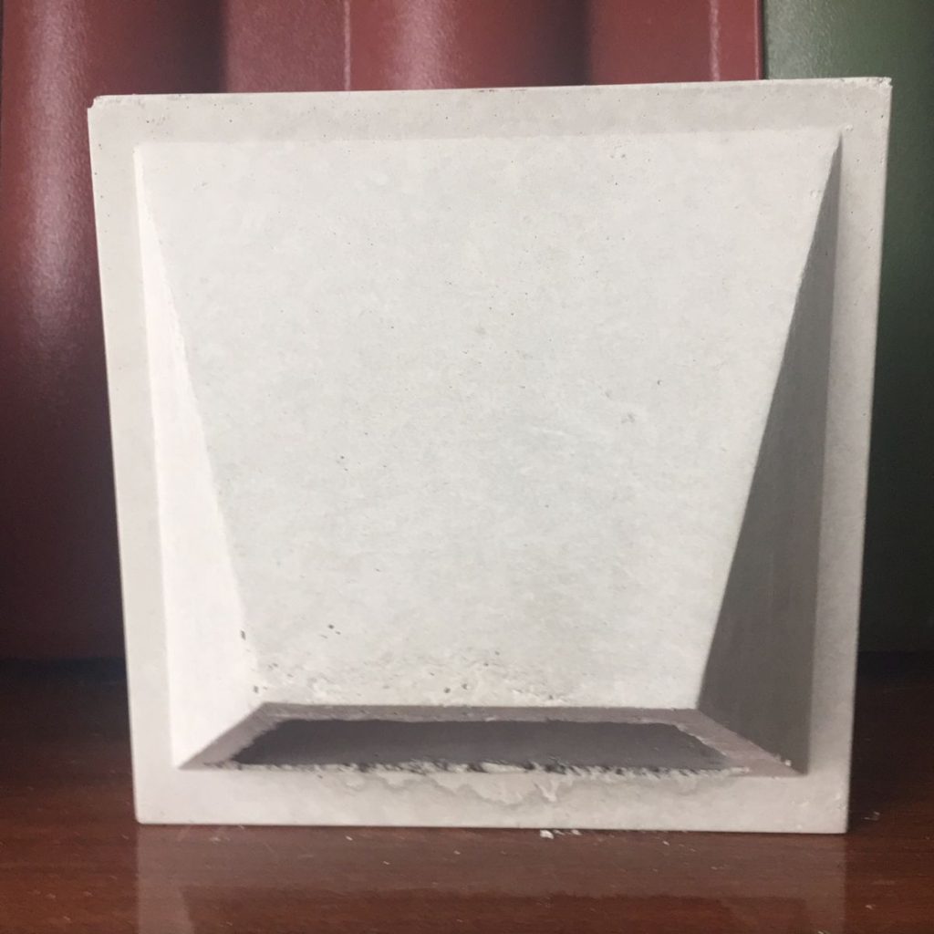 gạch bông gió bánh ú